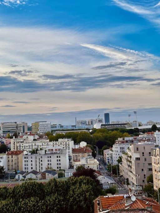 Appartement Vue Tour Eiffel Ligne 14 A Cote De Paris Gentilly Dış mekan fotoğraf