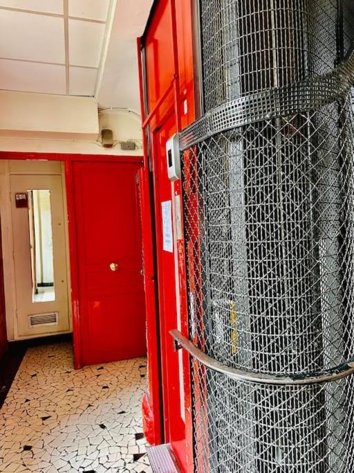 Appartement Vue Tour Eiffel Ligne 14 A Cote De Paris Gentilly Dış mekan fotoğraf