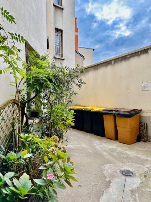 Appartement Vue Tour Eiffel Ligne 14 A Cote De Paris Gentilly Dış mekan fotoğraf